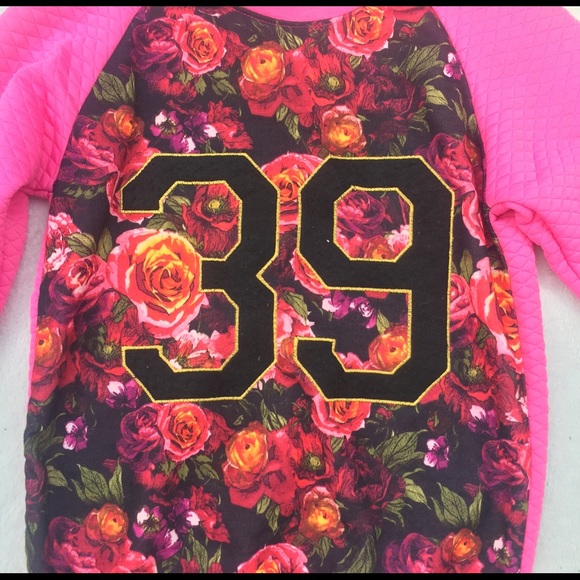 NYC 39 Floral Sweater - Picture 3 of 6